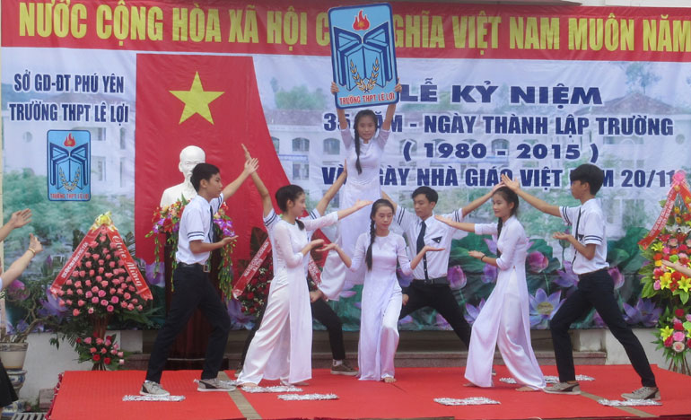 Trường THPT Lê Lợi kỷ niệm 35 năm Ngày thành lập trường